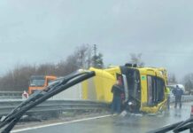 Камион се обърна на магистрала „Хемус“