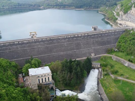 Язовир „Александър Стамболийски“ прелива