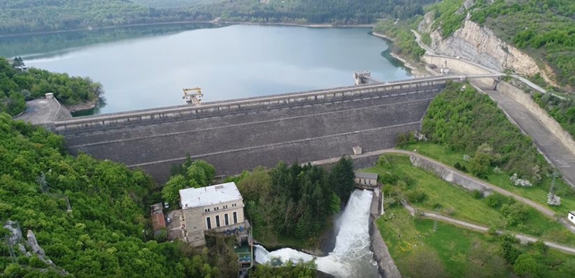 Към 11 май сумата от наличните завирени обеми в комплексните