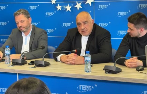 Понеже вие всички сте на телефоните те се насочиха в