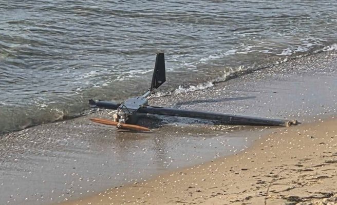 Военноморски екип от база Бургас провери и транспортира дрон изплувал