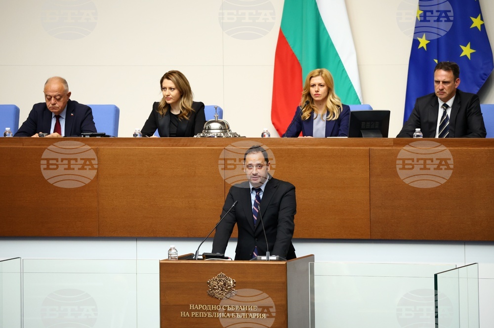 Председателят на парламентарната група Прогресивна България Петър Витанов представи пред