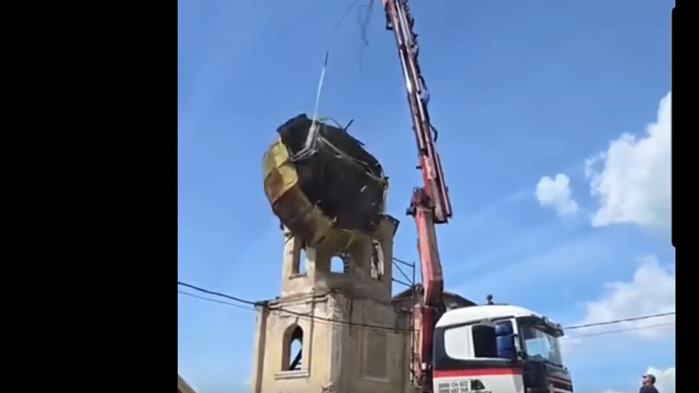 Инцидент е станал по време на ремонтни дейности на храма