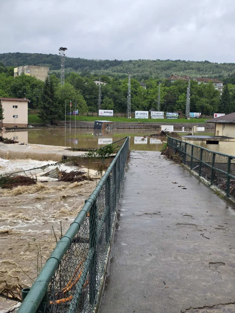 Поройните дъждове в Централна България причиниха множество поражения в Дряново