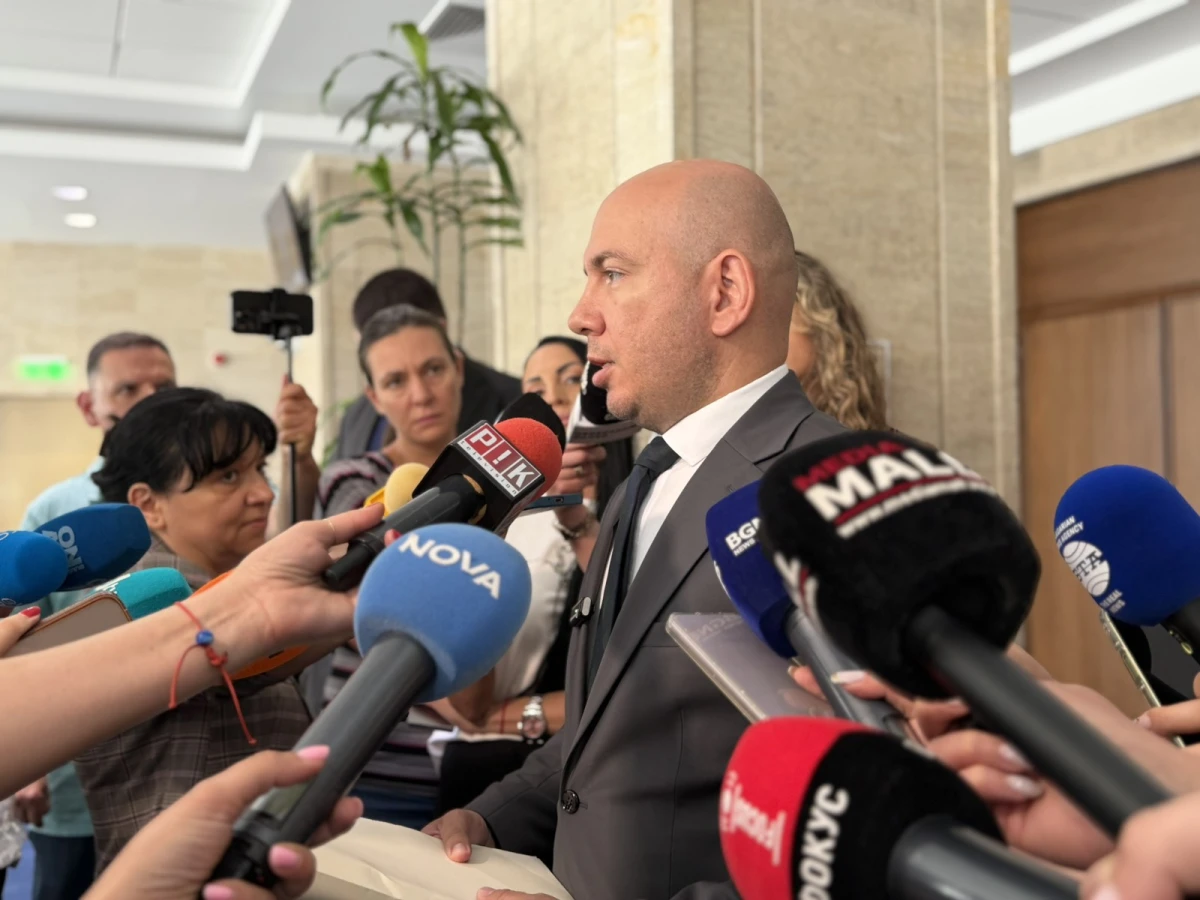 Давам си имунитета сам заяви в парламента депутатът от ПГ