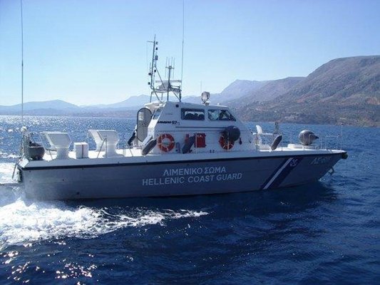 Двама българи са били спасени докато са били на яхта
