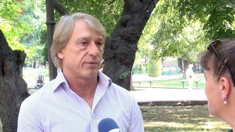 Легендата на футболния Берое Васил Драголов и синът му Виктор 