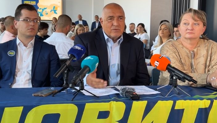 С вот на недоверие няма да падне това правителство Улицата