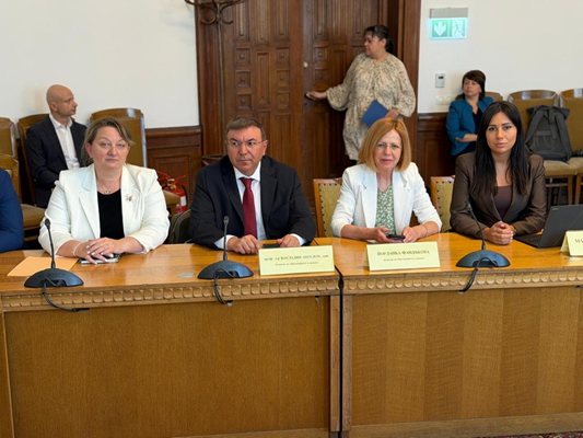За да осигурим достатъчно медицински специалисти в регионите младите хора